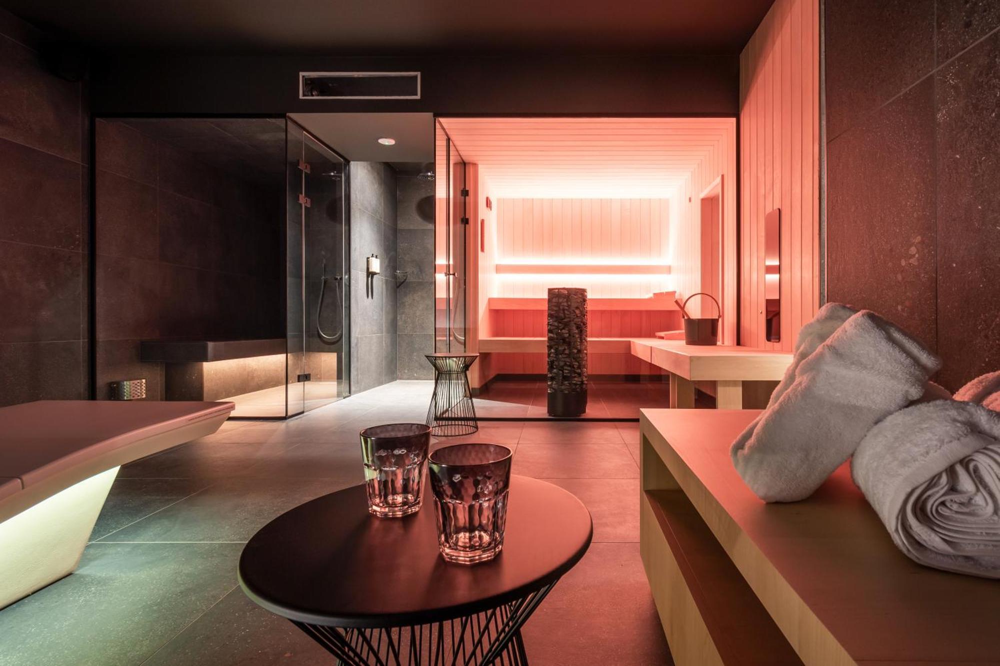 One Two Four - Hotel & Spa ヘント エクステリア 写真