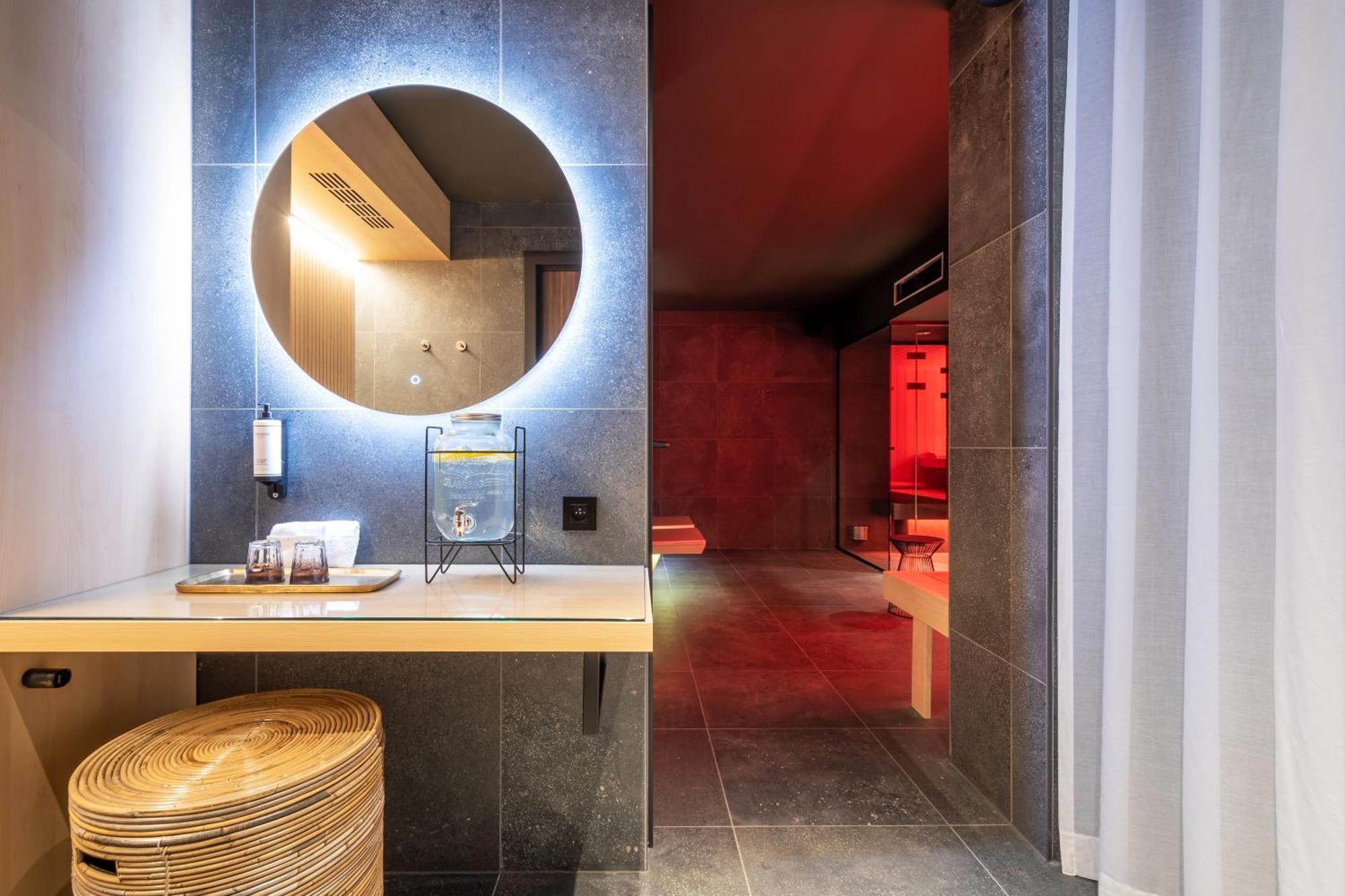 One Two Four - Hotel & Spa ヘント エクステリア 写真