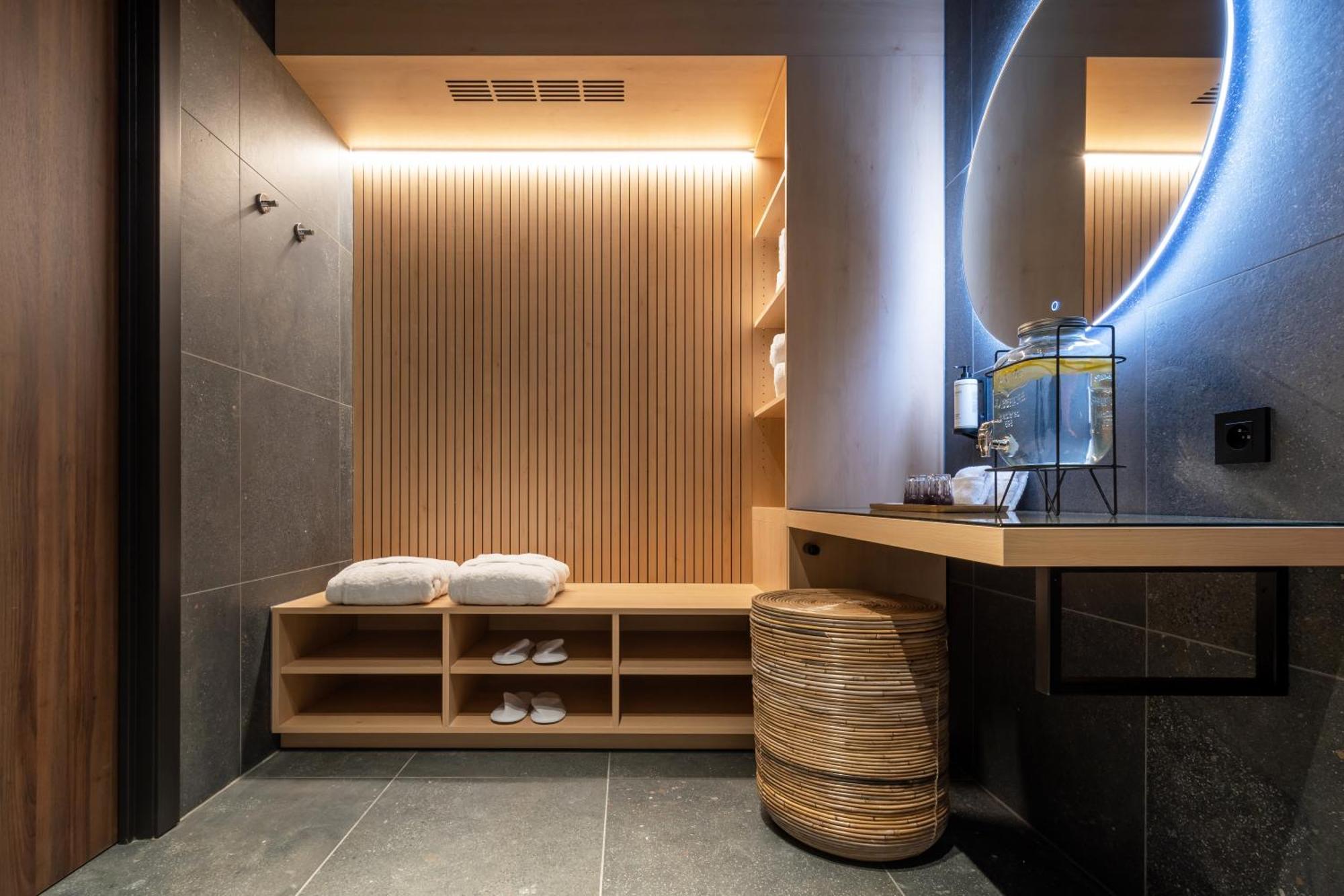 One Two Four - Hotel & Spa ヘント エクステリア 写真